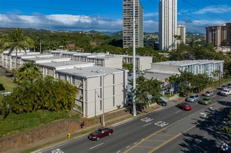 Pearlridge Gardens And Tower Apartments In Aiea Hi