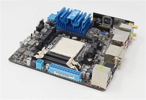 ASUS M4A88T I DELUXE AMD 880 SO DIMM Mini ITX Sockel AM3 OHNE BLUETOOTH