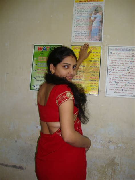 Chennai Girl In Saree Showing Her Back Hot Photos South Girls For You