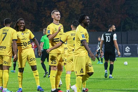 Football Coupe De France Le Pau Fc Face Au Pi Ge Chauray La