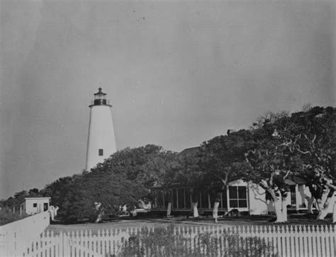 Ocracoke Lighthouse - Ocracoke Navigator