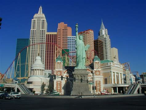 Roller Coaster at New York-New York - Las Vegas - Love to Eat and Travel