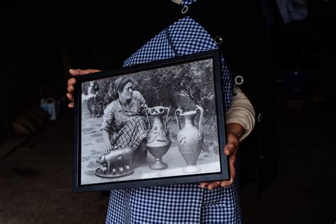 O barro preto de Bisalhães ainda é o que era Rostos da Aldeia