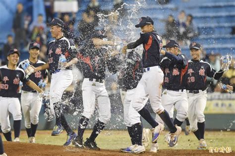 台日青棒賽》平鎮強攻擊倒千葉 奪冠完成二連霸 自由體育