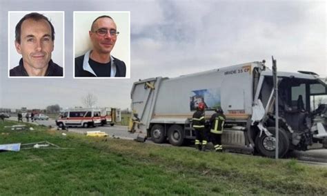 Camion Dei Rifiuti Travolge E Uccide Un Cantoniere Gravissimo Il Collega