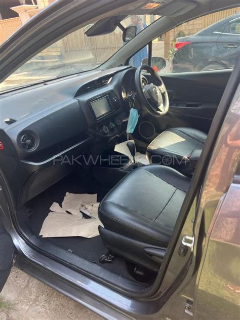 Toyota Vitz 2022 for sale in Lahore | PakWheels