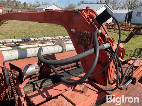 Hesston 1014 HydroSwing Pull-Type Windrower | Agriculture | BigIron