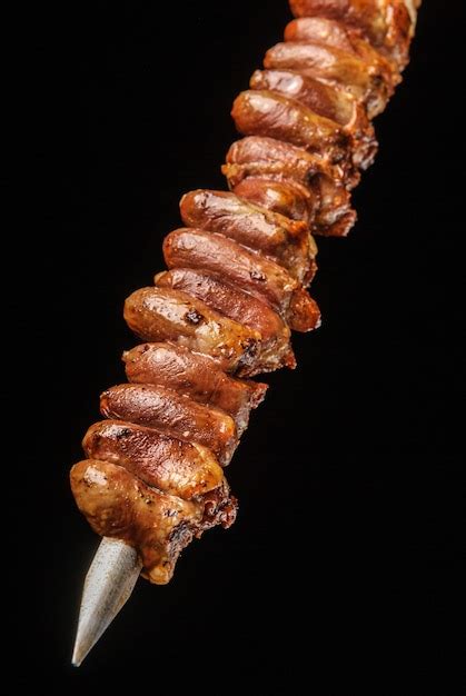 Barbacoa De Coraz N De Pollo En Brochetas Sobre Fondo Negro Gastronom A