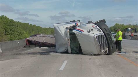 I 95 Reopens 6 Hours After Semi Truck Overturns In Oak Hill