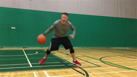 60 Second Lesson How To Dribble Primary Vs Secondary Ballhandling Moves Youtube