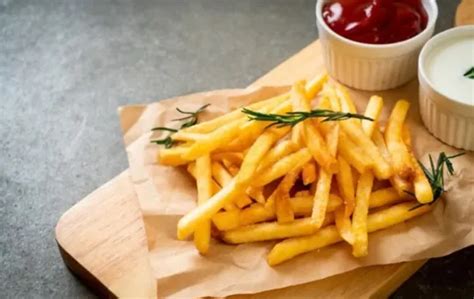 Truffle Fries Vs Regular Fries What S The Difference Americas Restaurant