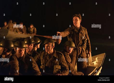 DUNKIRK, standing: Cillian Murphy, 2017. ph: Melinda Sue Gordon/©Warner ...