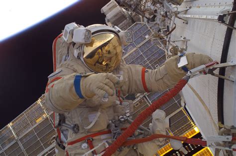 Space Adventures Offers $15 Million Spacewalks for ISS Visitors | Space