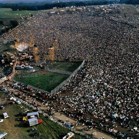 28 Photos Of Woodstock That Show The Festival Was The Grooviest ...