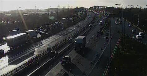 M5 Traffic Live Three Vehicle Crash Blocks M5 Lane With Traffic