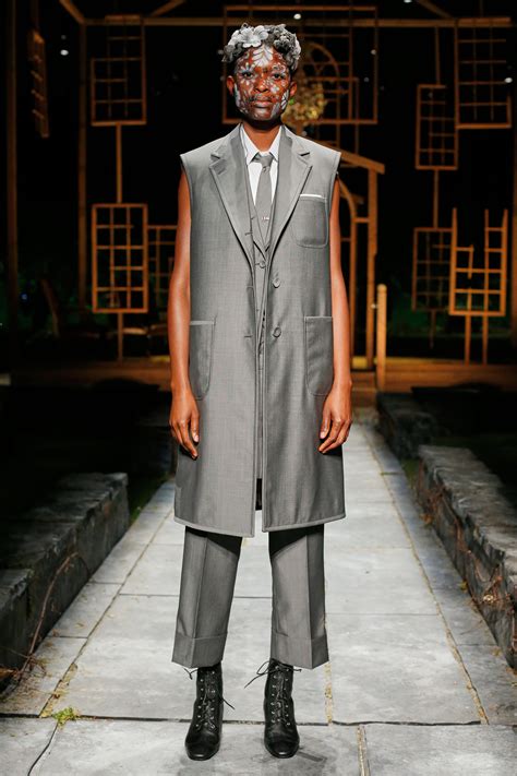 6 Fashion Micro-Trends That Will Be Huge in 2022 | Who What Wear