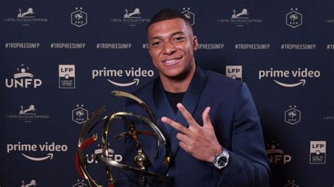 Vidéo Kylian Mbappé Le Footballeur Reste Au Psg Sa Mère à L