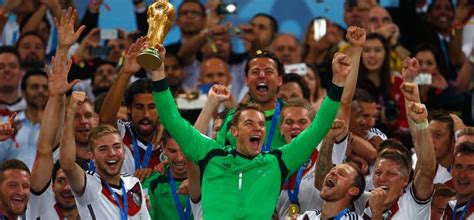 Neuer Candidato Al Balón De Oro El Campeón Del Mundo Reclama El Balón