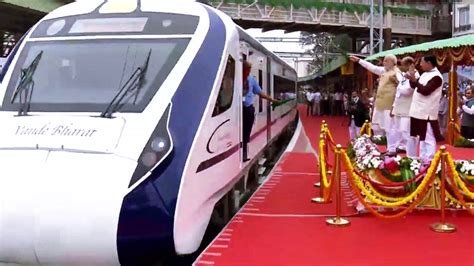 Pm Modi Flags Off First Vande Bharat Train For South India On Mysuru