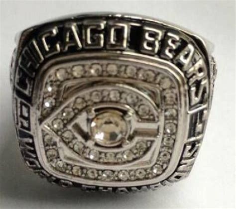 Lot Detail - 1985 CHICAGO BEARS REPLICA SUPER BOWL RING