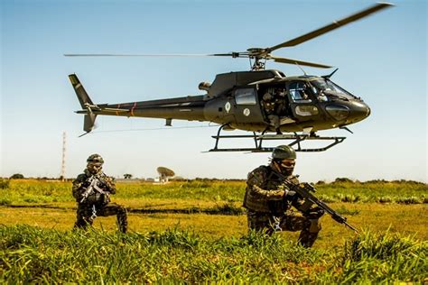 3 BAvEx realiza instruções para Operações Aeromóveis Defesa Aérea