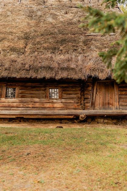 Premium Photo Ukrainian Wooden Hut Traditional Ukrainian House