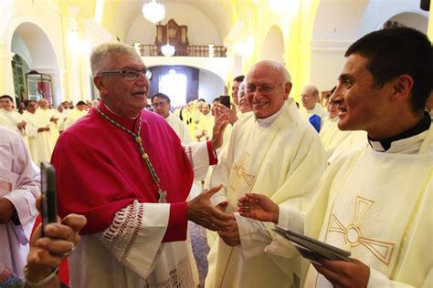 Juramento del nuevo arzobispo de Lima Carlos Castillo Galería