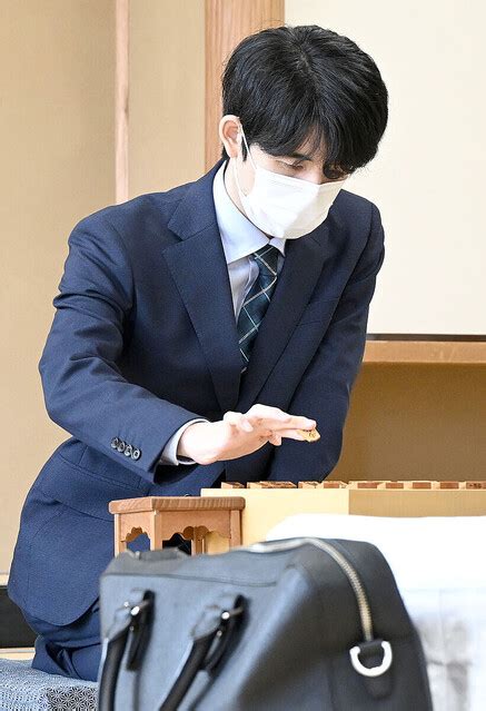 藤井聡太二冠が棋界最高位・竜王に初挑戦 豊島将之竜王との「十九番勝負」に臨む ライブドアニュース