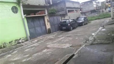 Vídeo Morador registra intenso tiroteio em Belford Roxo na Baixada