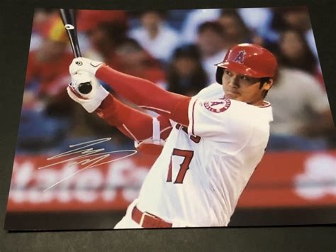 Yahooオークション 貴重 大谷翔平選手 直筆サイン入りa4フォト写真