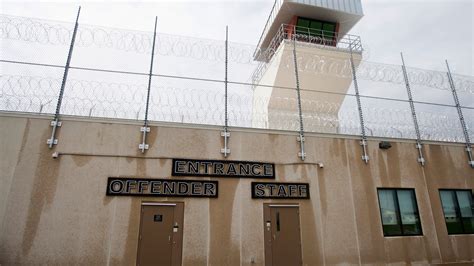 Iowa Prison Inmates Sickened by Covid Vaccine Overdoses - The New York