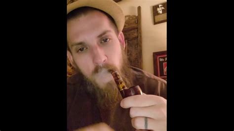 只是一个快速的管道中断 Pornhub Gay