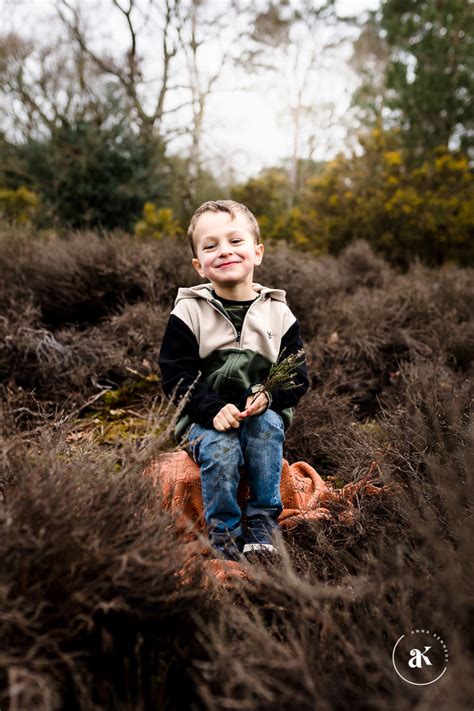 A Heartwarming Large Family Photoshoot - Anna Kennedy Photography