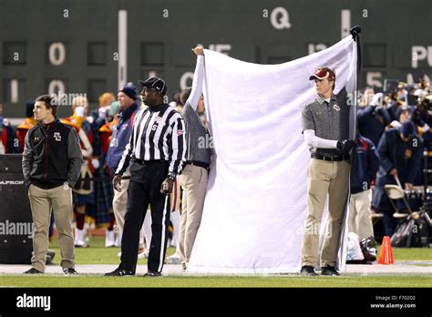 Fenway Park Massachusetts Usa 21st November 2015 Bc Eagles Personnel Hold Up A Sheet While