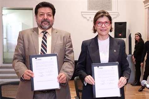 Firma INE Guanajuato y UG convenio de colaboración para promover la