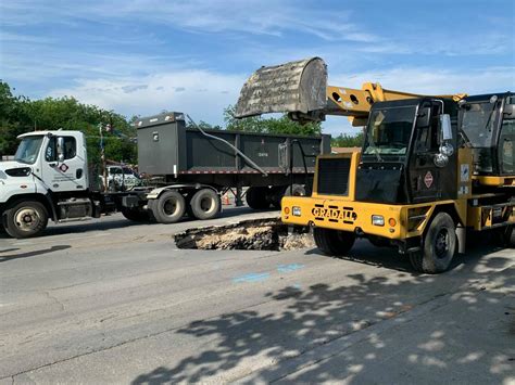 Massive Sinkhole On San Antonio S West Side Prompts Road Closures