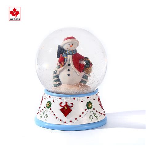 Custon Resin Snowman Snow Globe Christmas Decoration China Snowman