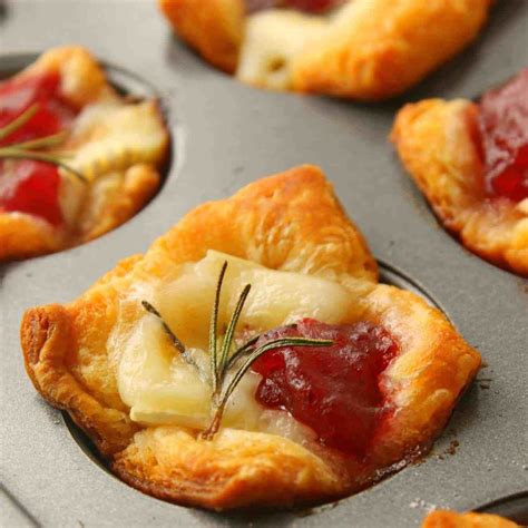 Cranberry Brie Bites So Let Me Tell You How Delicious These Super