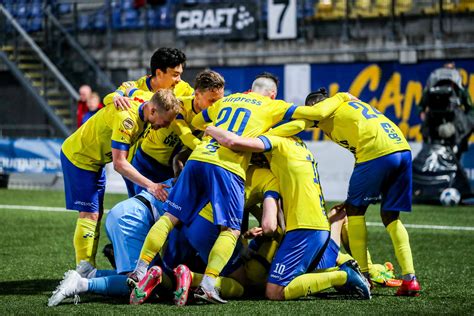 SC Cambuur Bekroont Recordseizoen Met Overwinning Op NAC Breda SC Cambuur