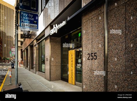 Exterior of Silicon Valley Bank from the street in San Francisco's ...