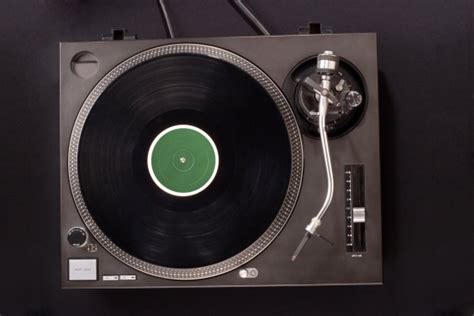 Download Vinyl Record Player Wallpaper Record Player - Vintage Record ...