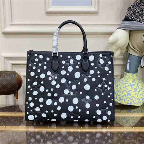 Louis Vuttion Yayoi Kusama Onthego Mm M46389 Blackwhite