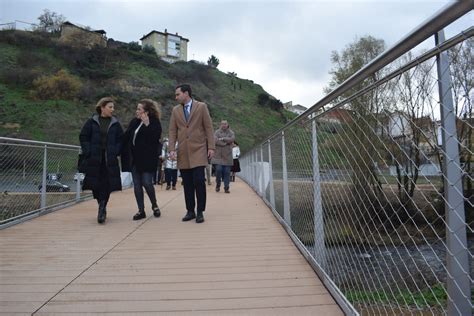 FOTOS Haro estrena la pasarela turística sobre el Tirón