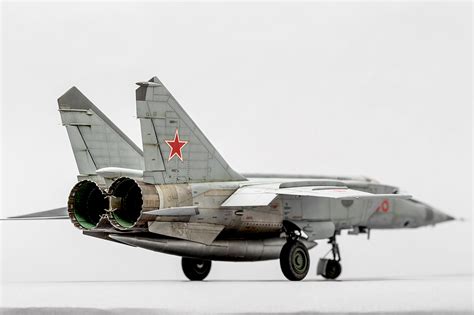 Mig-25RBT "Foxbat" - Model Aces