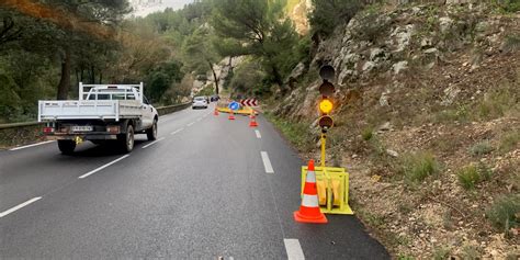 Col de lAnge sur la RD8n entre Gémenos et Cuges les Pins la route