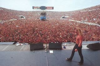 FUN HIKE...: Check Out The Crowd Size - METALLICA CONCERT