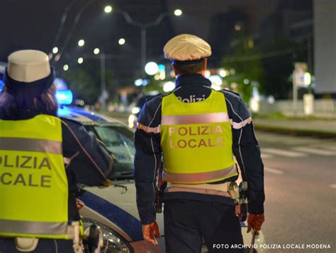 Ubriaco Alla Guida Contromano In Rotatoria E Successo Sabato Notte A