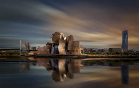 COLORS IN THE GUGGENHEIM Confederación Española de Fotografía