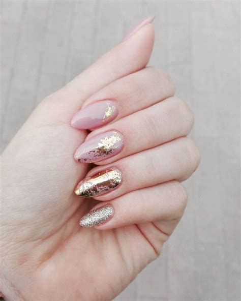 D Co Ongle Avec Feuilles D Or Id Es Pour Cr Er Une Manucure Glamour