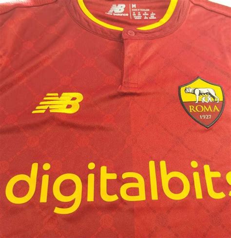 Roma la nuova maglia 2022 23 c è il logo ASR sulla trama della